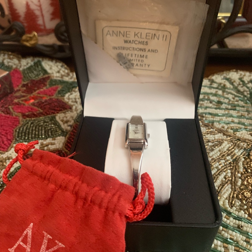🌼 1st DAY SPRING 🌸 sale!NIB STUNNING Anne Klein II Modern Sterling Silver Watch